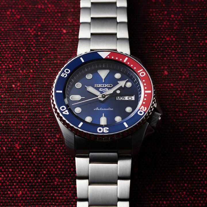 Seiko 5 Sports Automatic blue red