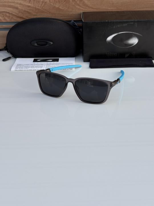 Oakley 1971 grey black POLARIZED lens